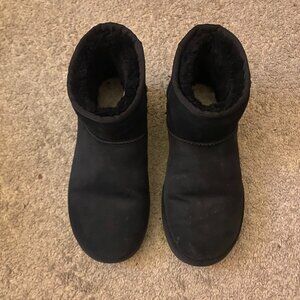 Size 8 Black Mini Uggs